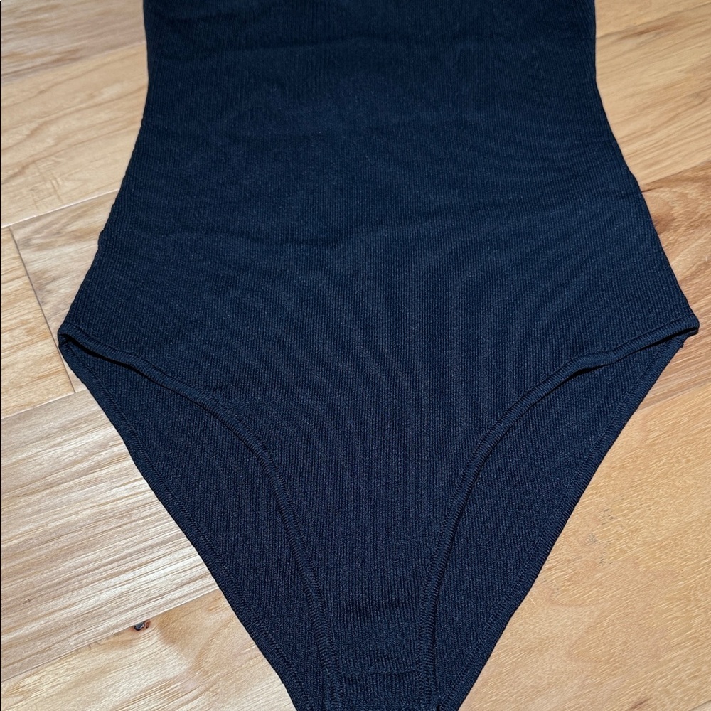 ZARA Ribbed Bodysuit - Picture 3 of 8